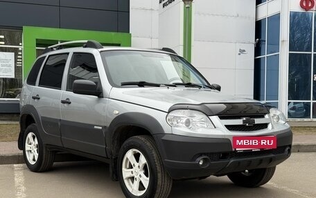 Chevrolet Niva I рестайлинг, 2015 год, 699 000 рублей, 3 фотография