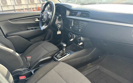 KIA Rio IV, 2018 год, 895 000 рублей, 17 фотография