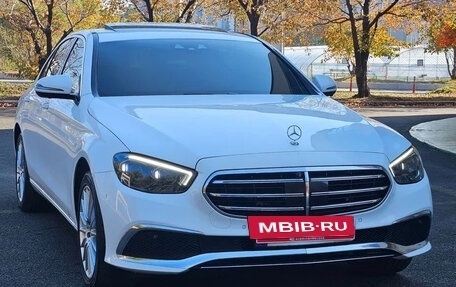 Mercedes-Benz E-Класс, 2021 год, 4 500 000 рублей, 3 фотография