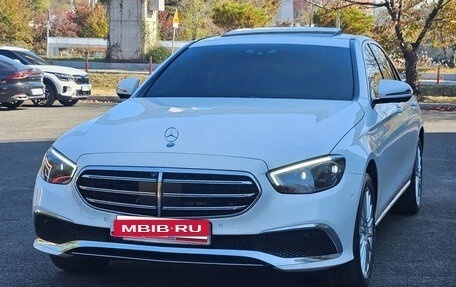 Mercedes-Benz E-Класс, 2021 год, 4 500 000 рублей, 2 фотография