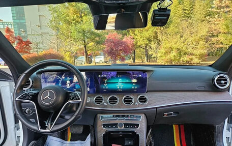 Mercedes-Benz E-Класс, 2021 год, 4 500 000 рублей, 6 фотография