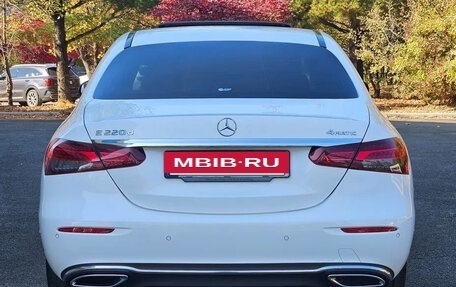 Mercedes-Benz E-Класс, 2021 год, 4 500 000 рублей, 5 фотография