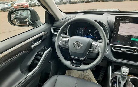 Toyota Highlander, 2025 год, 5 680 000 рублей, 10 фотография