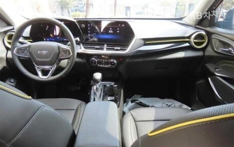 Chevrolet Trax, 2023 год, 1 610 080 рублей, 8 фотография