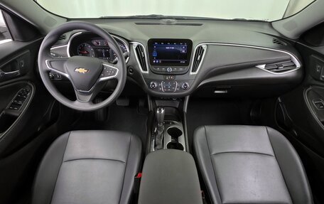 Chevrolet Malibu IX, 2021 год, 1 220 000 рублей, 7 фотография