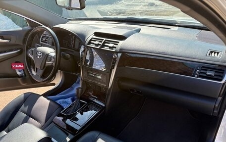 Toyota Camry, 2017 год, 2 350 000 рублей, 11 фотография