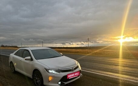 Toyota Camry, 2017 год, 2 350 000 рублей, 3 фотография