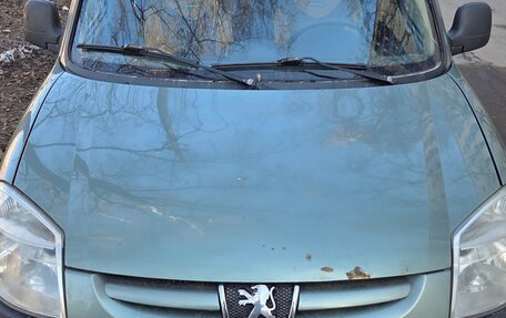 Peugeot Partner II рестайлинг 2, 2010 год, 300 000 рублей, 1 фотография