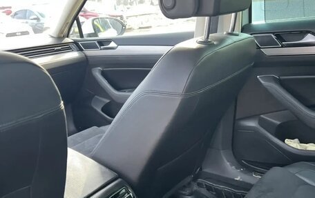 Volkswagen Passat B8 рестайлинг, 2017 год, 1 990 000 рублей, 8 фотография