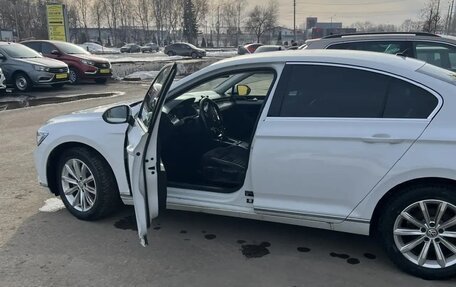 Volkswagen Passat B8 рестайлинг, 2017 год, 1 990 000 рублей, 5 фотография