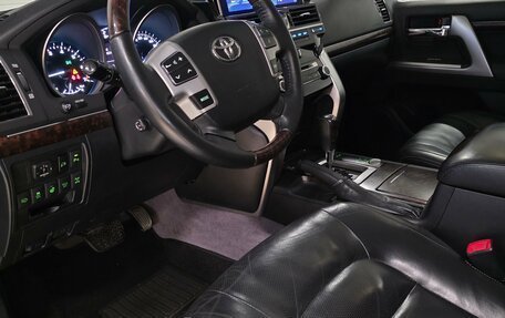 Toyota Land Cruiser 200, 2013 год, 3 999 000 рублей, 8 фотография