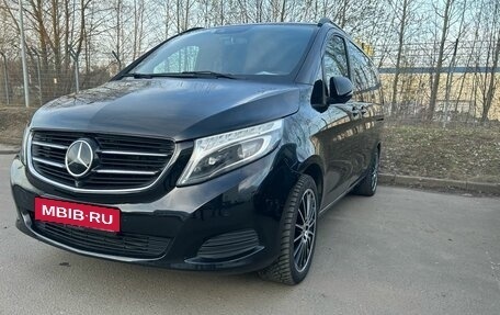 Mercedes-Benz V-Класс, 2018 год, 3 600 000 рублей, 2 фотография