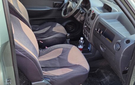 Peugeot Partner II рестайлинг 2, 2010 год, 300 000 рублей, 10 фотография