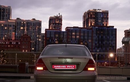 Mercedes-Benz C-Класс, 2003 год, 600 000 рублей, 4 фотография