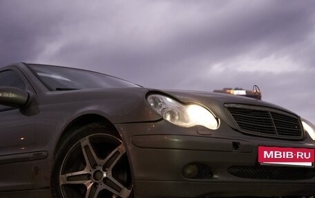 Mercedes-Benz C-Класс, 2003 год, 600 000 рублей, 8 фотография