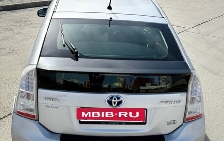 Toyota Prius, 2010 год, 995 000 рублей, 8 фотография