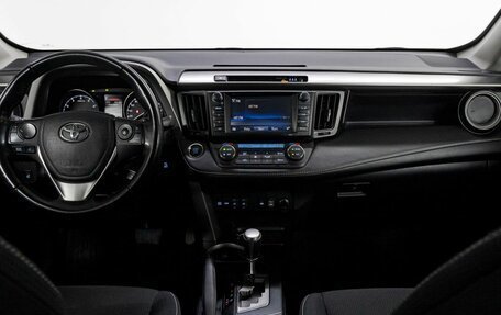 Toyota RAV4, 2018 год, 2 779 000 рублей, 18 фотография