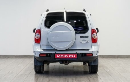 Chevrolet Niva I рестайлинг, 2018 год, 879 000 рублей, 4 фотография