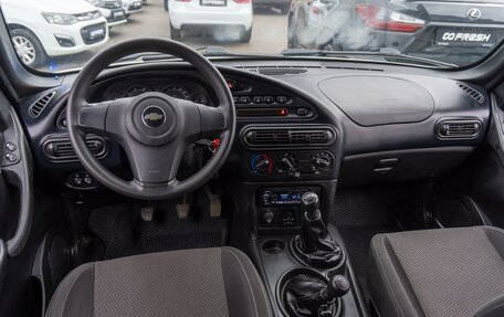 Chevrolet Niva I рестайлинг, 2018 год, 879 000 рублей, 6 фотография