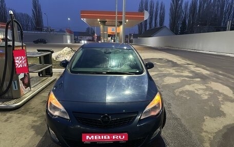 Opel Astra J, 2010 год, 750 000 рублей, 1 фотография