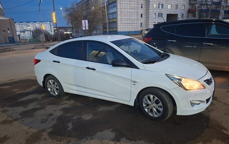 Hyundai Solaris II рестайлинг, 2015 год, 1 150 000 рублей, 5 фотография