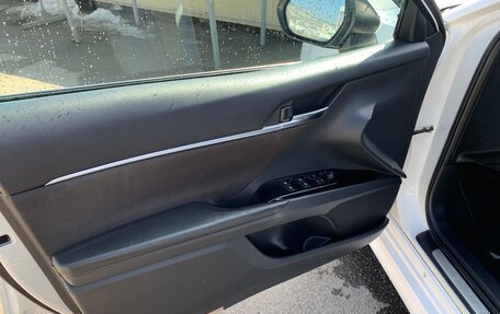 Toyota Camry, 2018 год, 2 300 000 рублей, 10 фотография