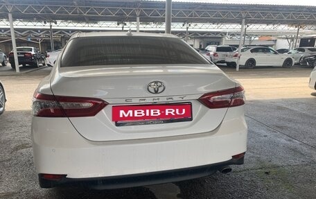 Toyota Camry, 2018 год, 2 300 000 рублей, 16 фотография