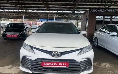 Toyota Camry, 2018 год, 2 300 000 рублей, 15 фотография