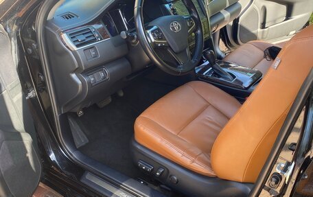 Toyota Camry, 2017 год, 2 150 000 рублей, 8 фотография