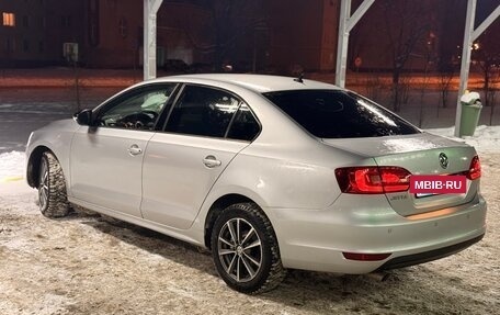 Volkswagen Jetta VI, 2013 год, 950 000 рублей, 2 фотография