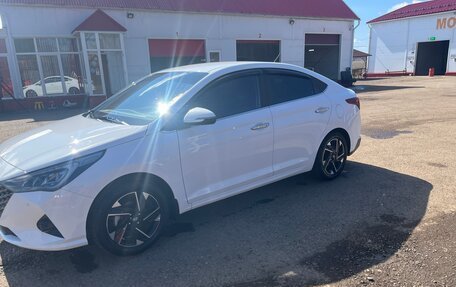 Hyundai Solaris II рестайлинг, 2022 год, 2 300 000 рублей, 4 фотография