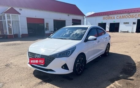 Hyundai Solaris II рестайлинг, 2022 год, 2 300 000 рублей, 3 фотография