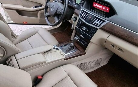 Mercedes-Benz E-Класс, 2011 год, 1 580 000 рублей, 16 фотография