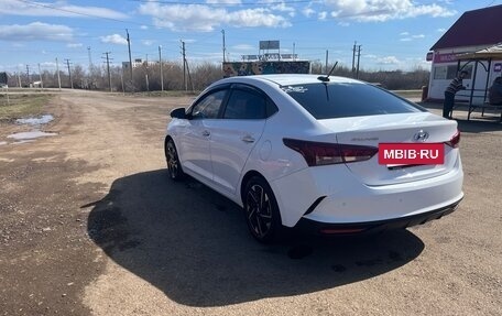 Hyundai Solaris II рестайлинг, 2022 год, 2 300 000 рублей, 5 фотография