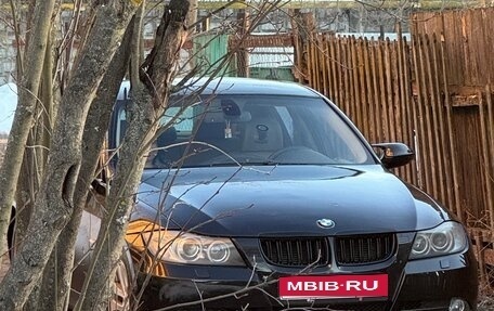 BMW 3 серия, 2005 год, 800 000 рублей, 1 фотография