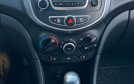 Hyundai Solaris II рестайлинг, 2011 год, 585 000 рублей, 12 фотография