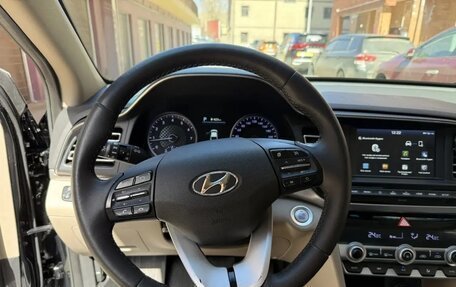 Hyundai Elantra VI рестайлинг, 2019 год, 1 750 000 рублей, 10 фотография