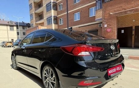Hyundai Elantra VI рестайлинг, 2019 год, 1 750 000 рублей, 8 фотография