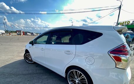 Toyota Prius Alpha I (ZVW40/41), 2015 год, 1 370 000 рублей, 2 фотография