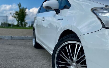 Toyota Prius Alpha I (ZVW40/41), 2015 год, 1 370 000 рублей, 3 фотография