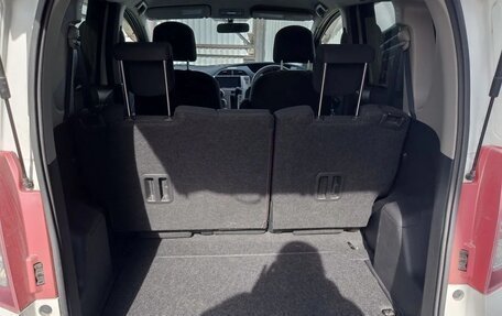 Toyota Ractis I, 2009 год, 570 000 рублей, 15 фотография