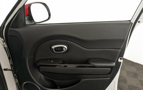 KIA Soul II рестайлинг, 2017 год, 1 600 000 рублей, 25 фотография