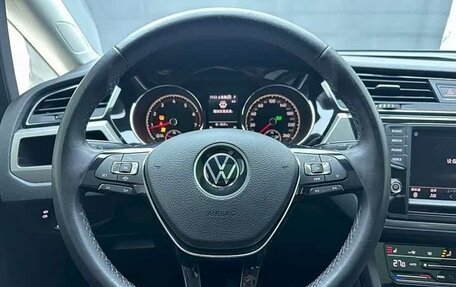 Volkswagen Touran III, 2023 год, 2 315 000 рублей, 13 фотография