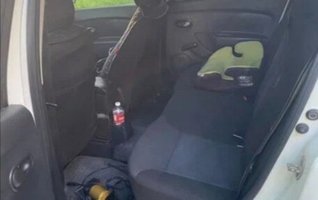 Renault Logan II, 2019 год, 777 000 рублей, 3 фотография