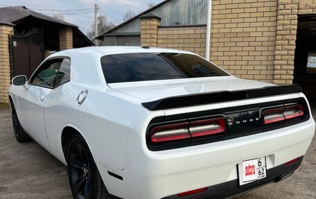Dodge Challenger III рестайлинг 2, 2018 год, 2 850 000 рублей, 4 фотография