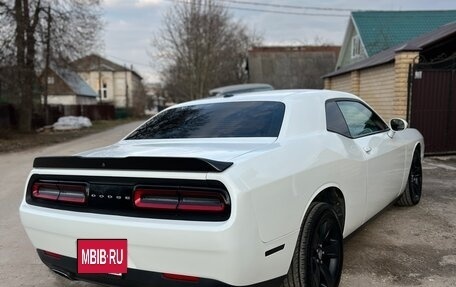Dodge Challenger III рестайлинг 2, 2018 год, 2 850 000 рублей, 3 фотография