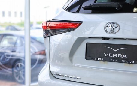 Toyota Highlander, 2025 год, 6 200 000 рублей, 8 фотография