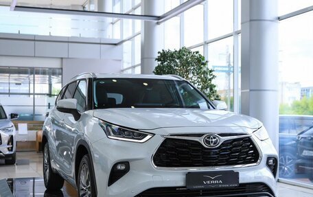 Toyota Highlander, 2025 год, 6 200 000 рублей, 2 фотография