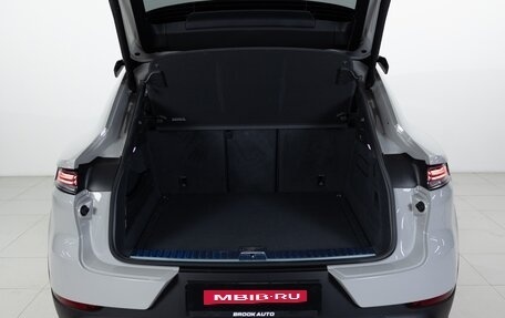 Porsche Cayenne III, 2026 год, 32 990 000 рублей, 38 фотография