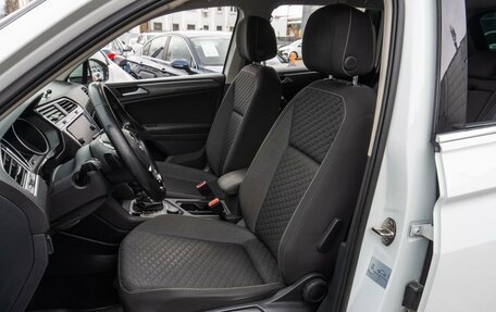 Volkswagen Tiguan II, 2018 год, 2 299 000 рублей, 10 фотография